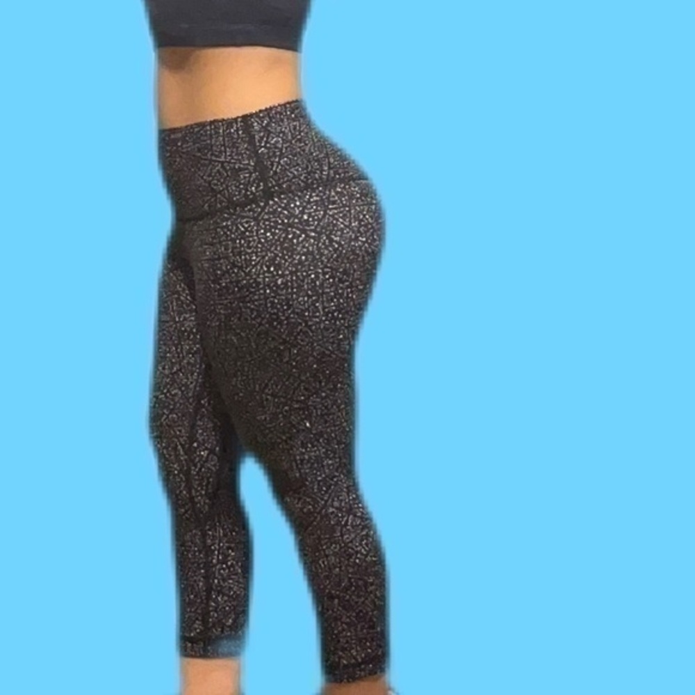 Lululemon leggings size 8 cropped buttery soft high rise.​​​